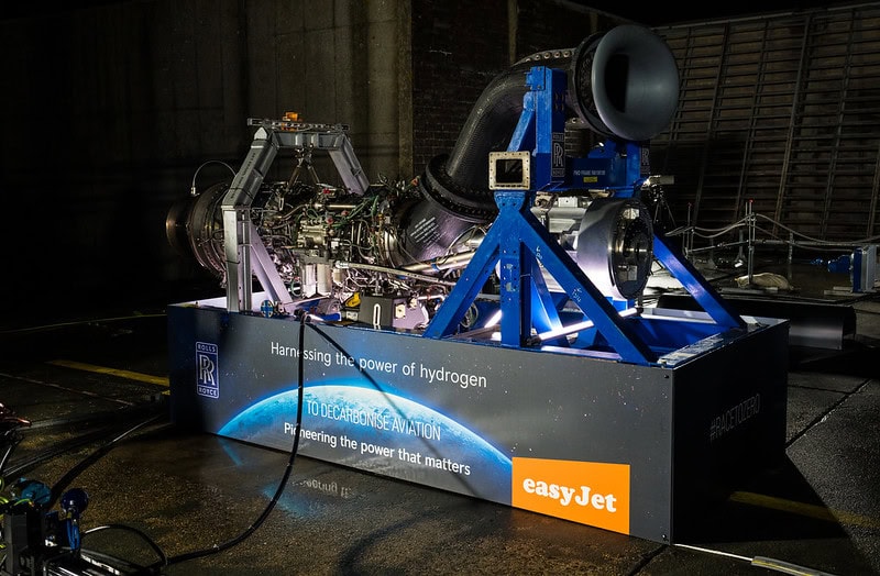 Rolls-Royce ed easyJet completano il primo test mondiale su un motore aereo a idrogeno, segnando un passo importante per un'aviazione a zero emissioni